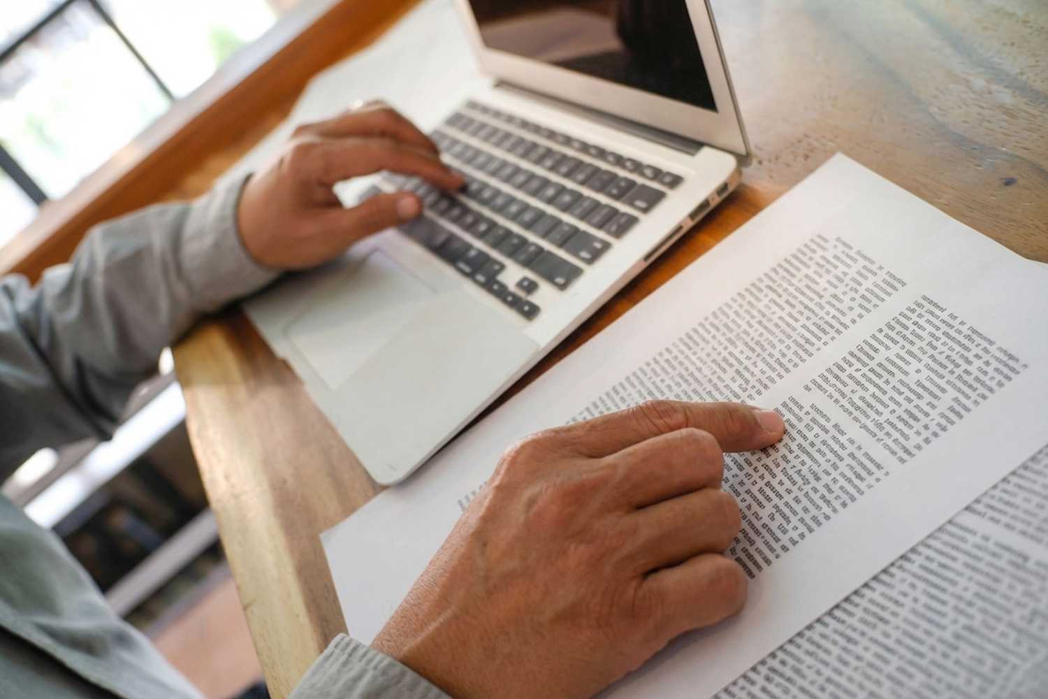 İngilizce B2 seviyesinde akademik ve profesyonel metinleri anlama